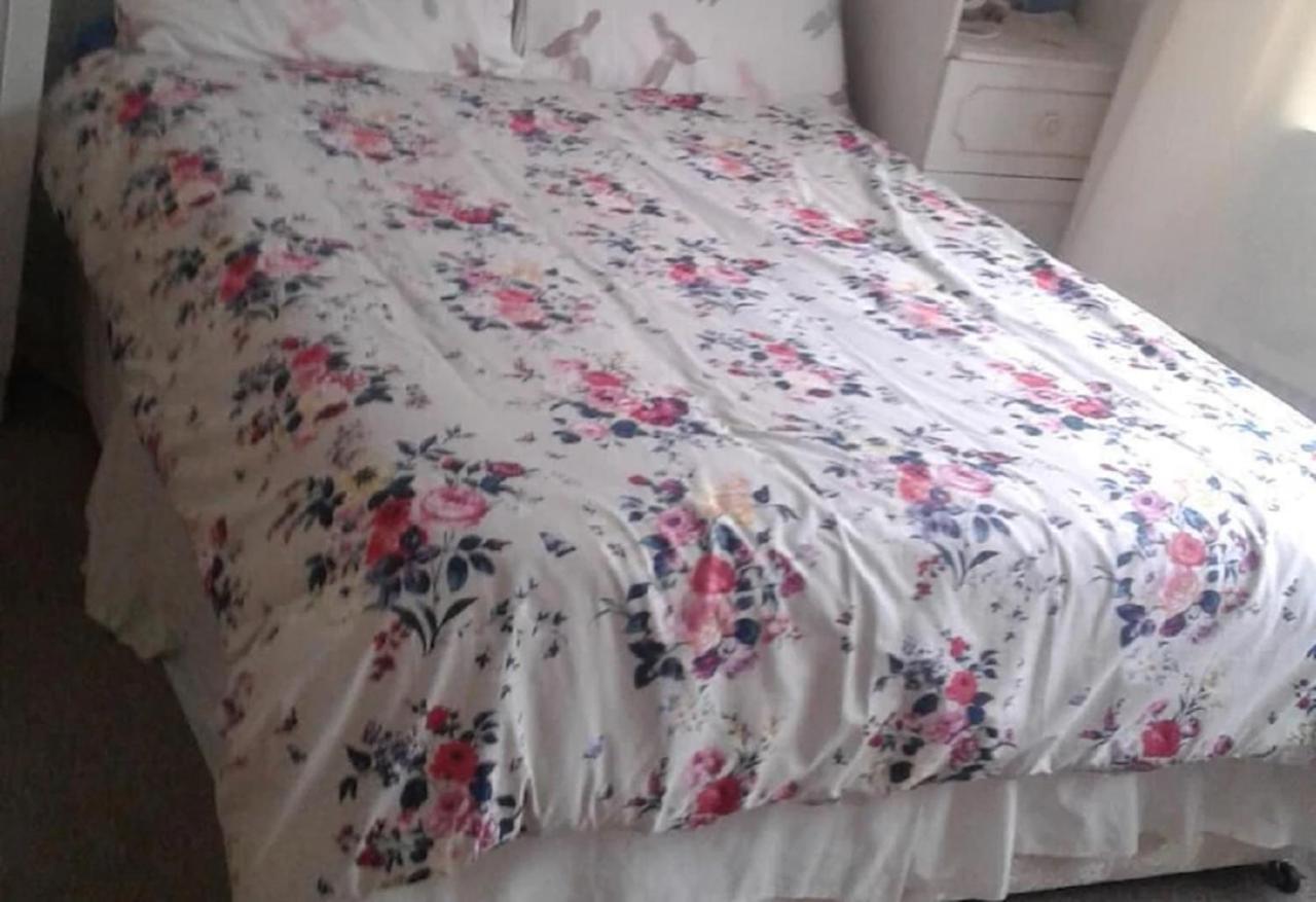 The Yellow Rose B&B Belderg Bagian luar foto
